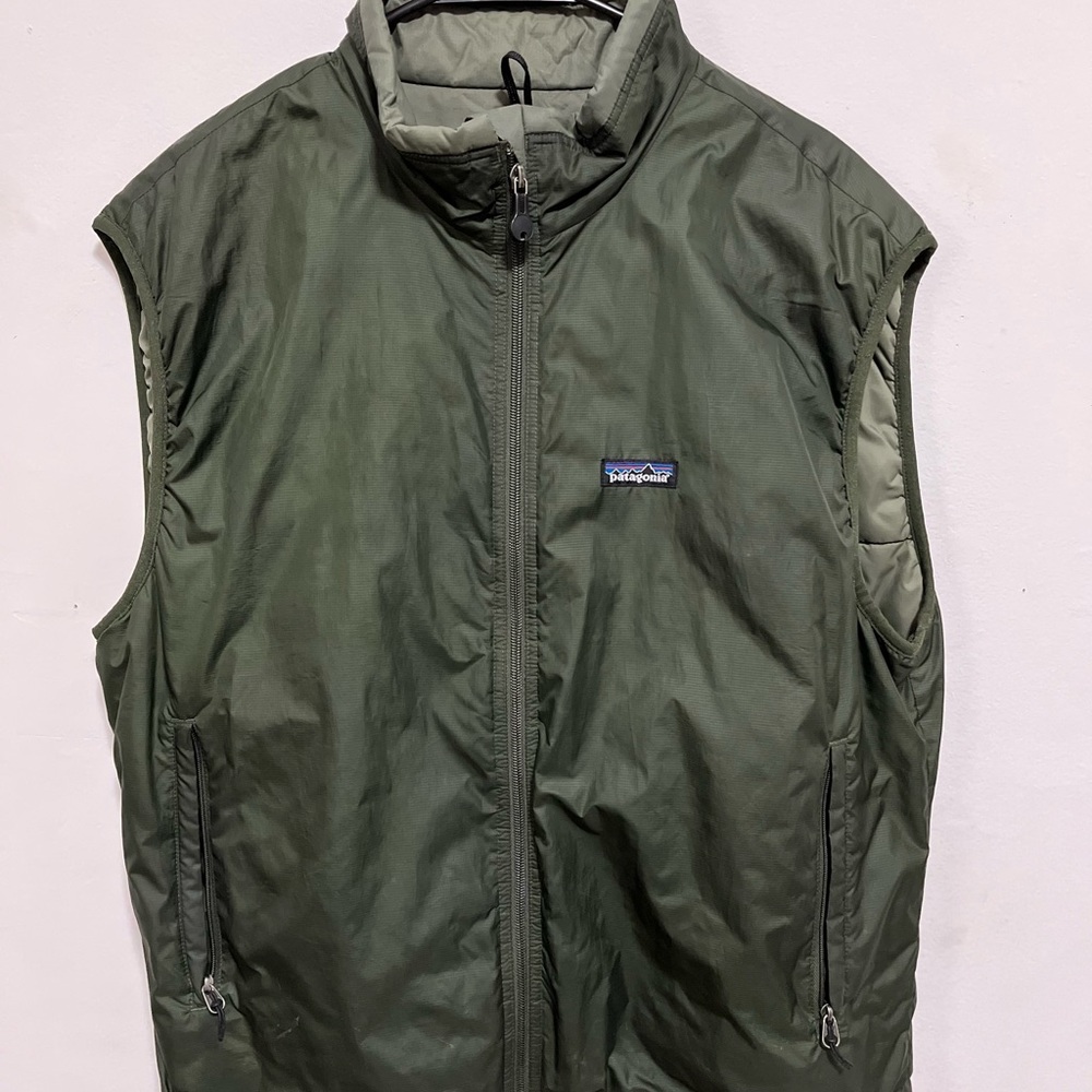 Patagonia Men's Olive Green Puffer Vest. Size LARGE